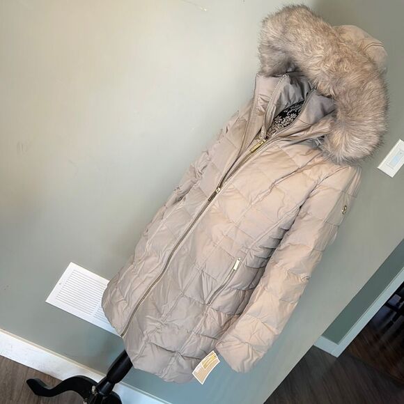 Michael Kors Black Medium NEW Down Parka - Picture 2 of 6